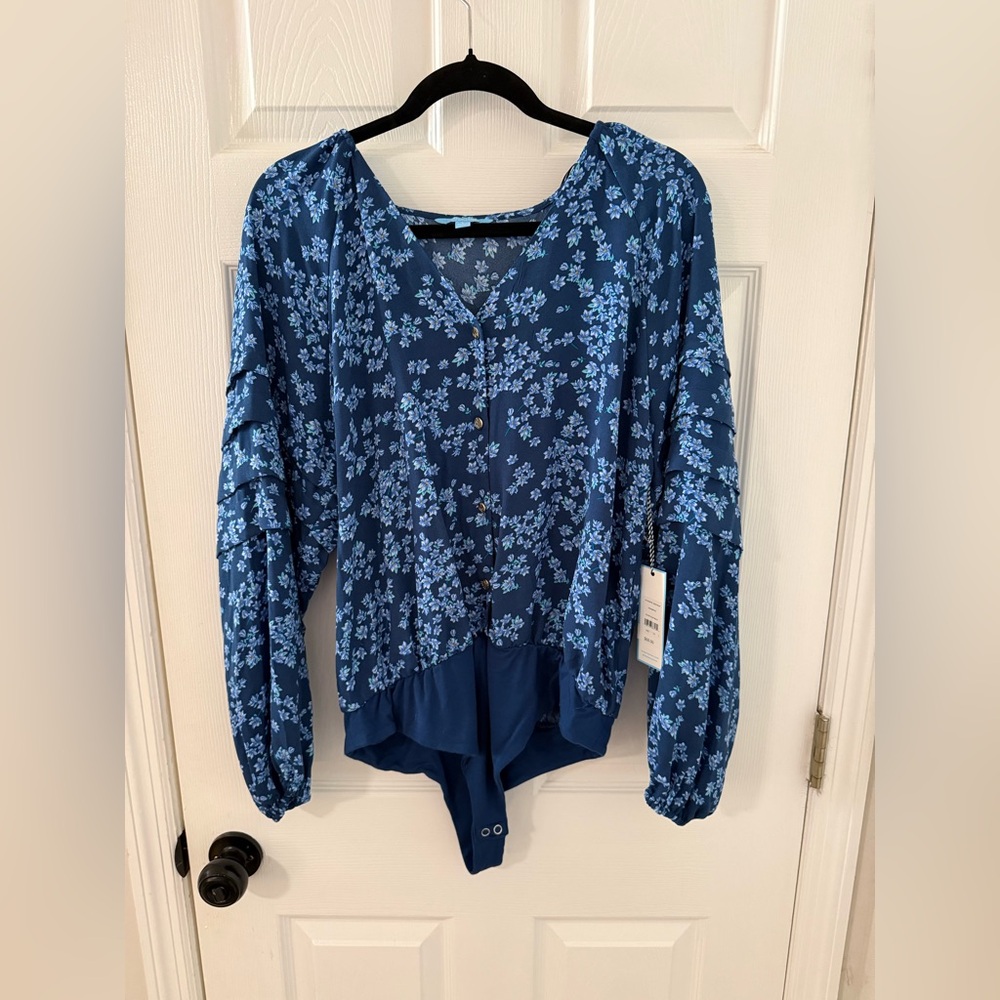NWT Draper James RSVP Blue Floral Bodysuit | Button Front | Size L